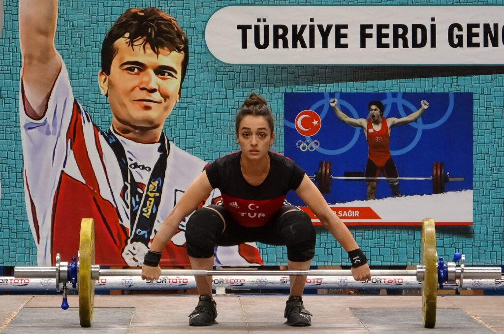 Türkiye Ferdi Gençler ve U23 Halter Şampiyonası, Van’da başladı