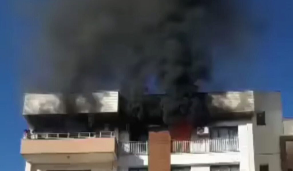 Cizre’de 5 katlı binada çıkan yangın korkuttu