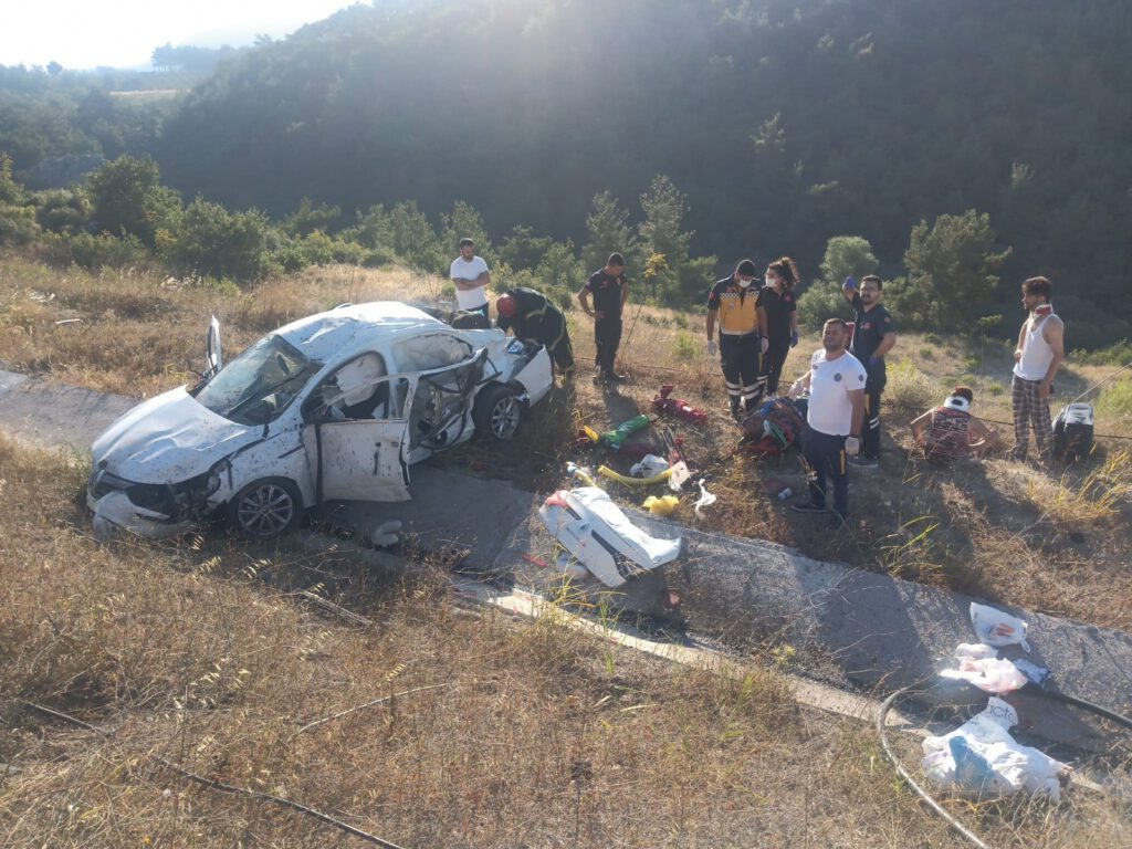 Manisa’da trafik kazası: 3’ü ağır 5 yaralı