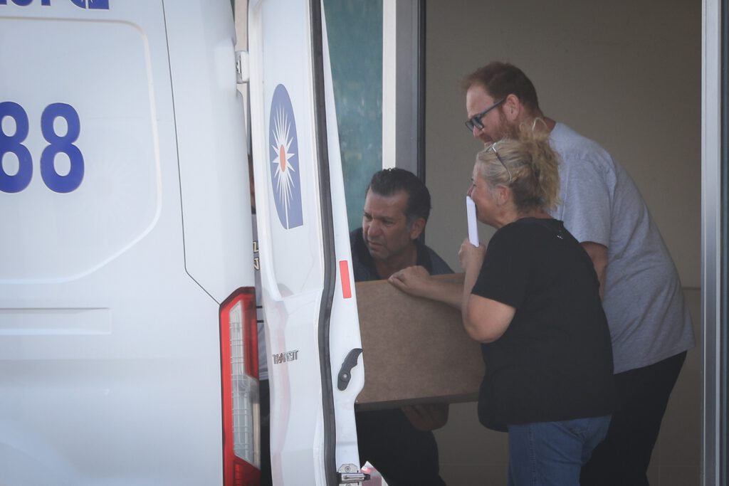 Katliam gibi kazada hayatını kaybeden 3 kadının cenazesi alındı, yakınları gözyaşlarına boğuldu