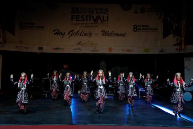 Festival coşkuyla devam ediyor