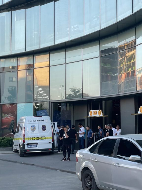 Esenyurt’ta iş yerini bastı canından oldu