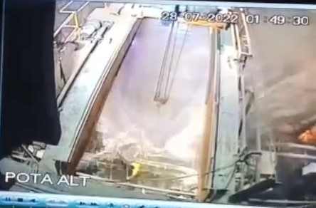 11 kişinin yaralandığı patlama anı kamerada