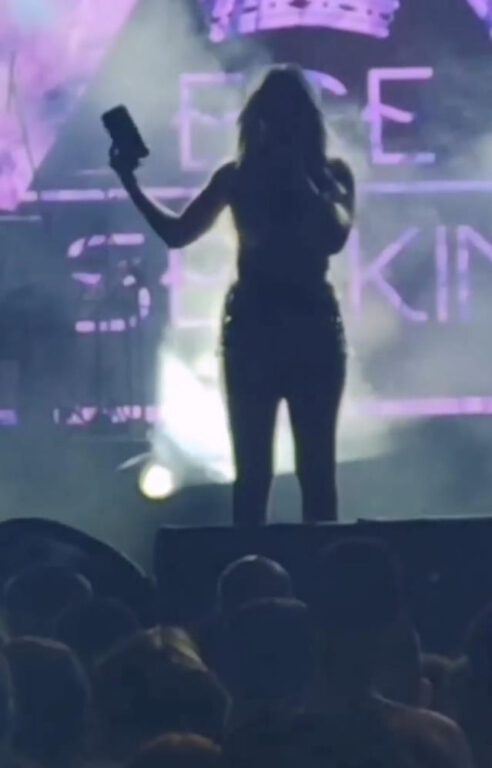 Ece Seçkin’e Bursa’da şok