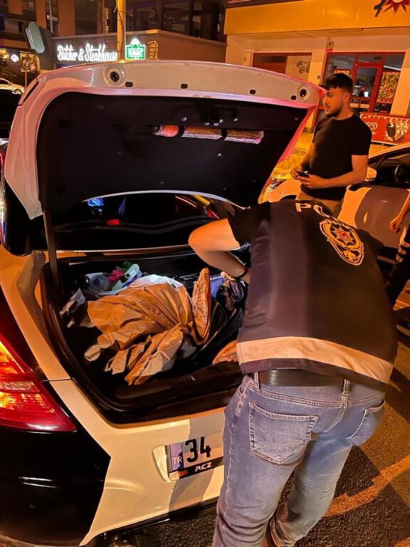 Bursa’da 120 polisin katılımıyla asayiş uygulaması yapıldı