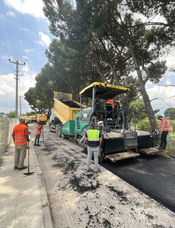 Osmangazi’de asfalt mesaisi hız kesmiyor