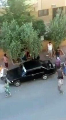 Sokak ortasında kadını boğazından bıçaklayan şüpheli yakalandı