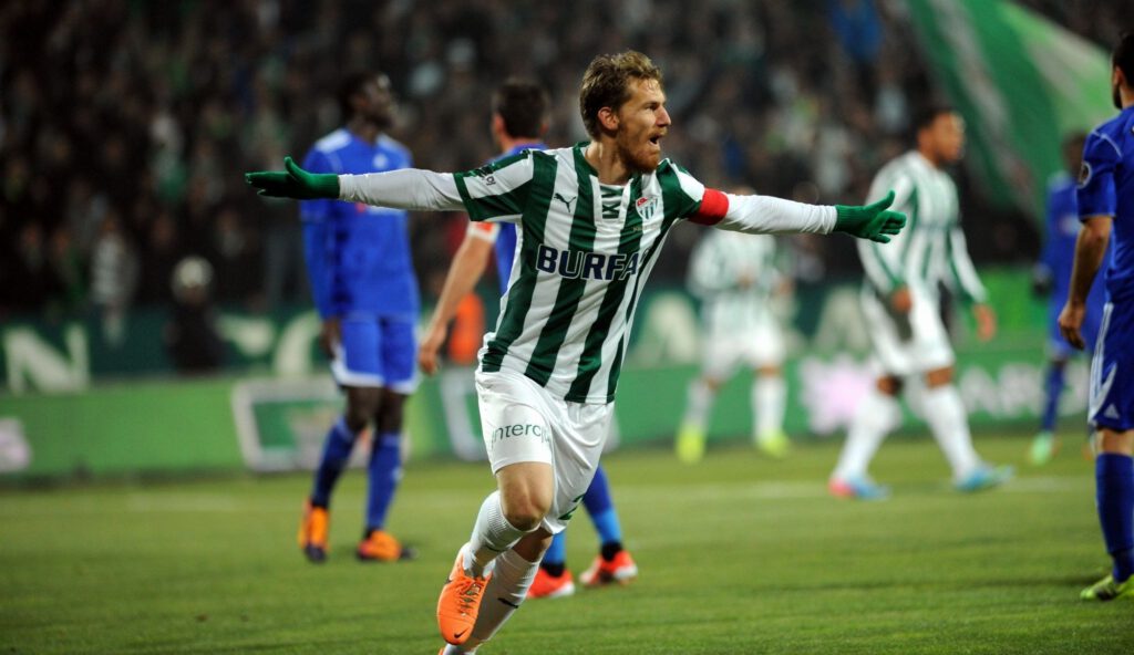 Serdar Aziz’den Bursaspor’a 50 bin TL’lik destek