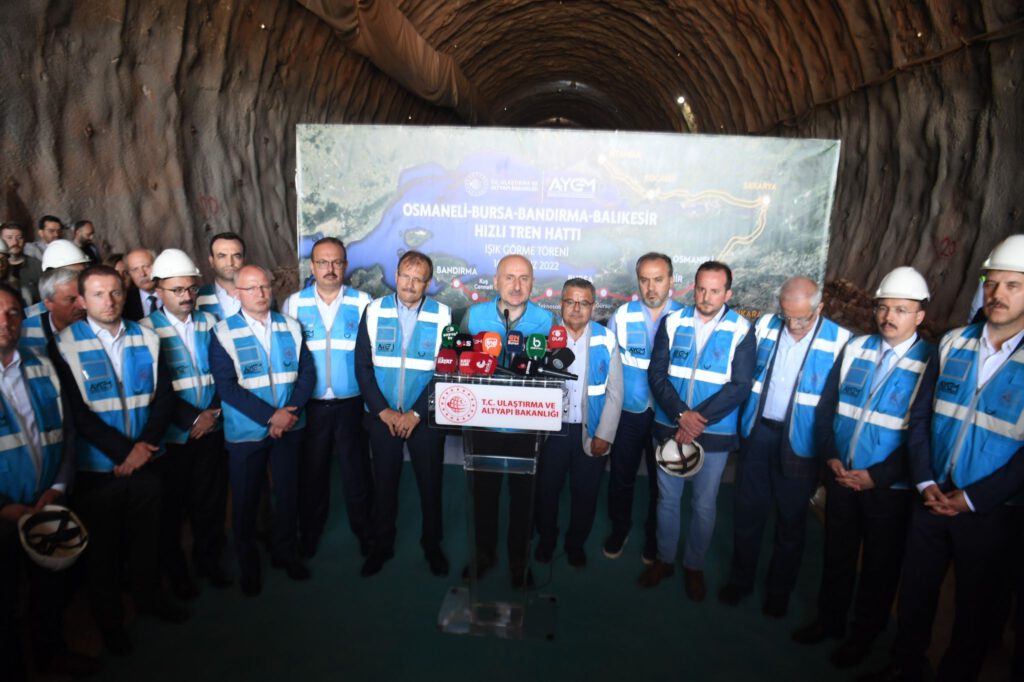 Tünelin ucundaki ışık göründü