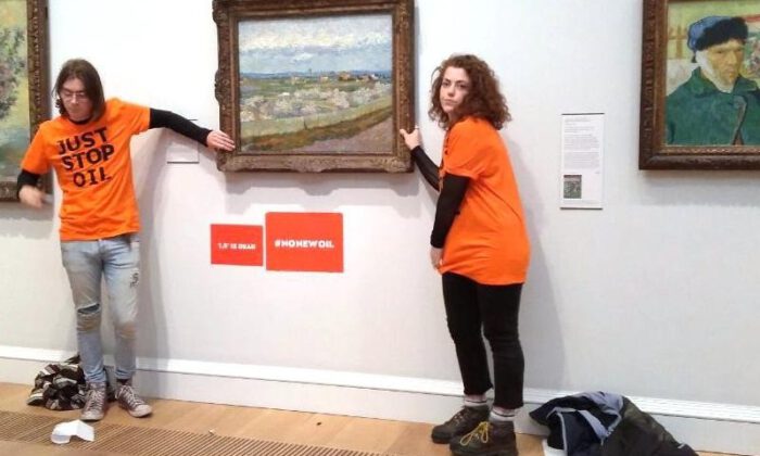 İklim aktivistleri ellerini 1889 tarihli Van Gogh tablosuna yapıştırdı