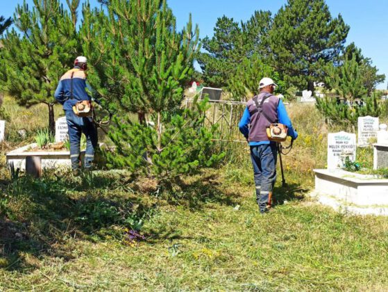 Sivas’taki mezarlıklarda bayram temizliği