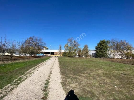 İnegöl’de iki katlı mesken icradan satılık