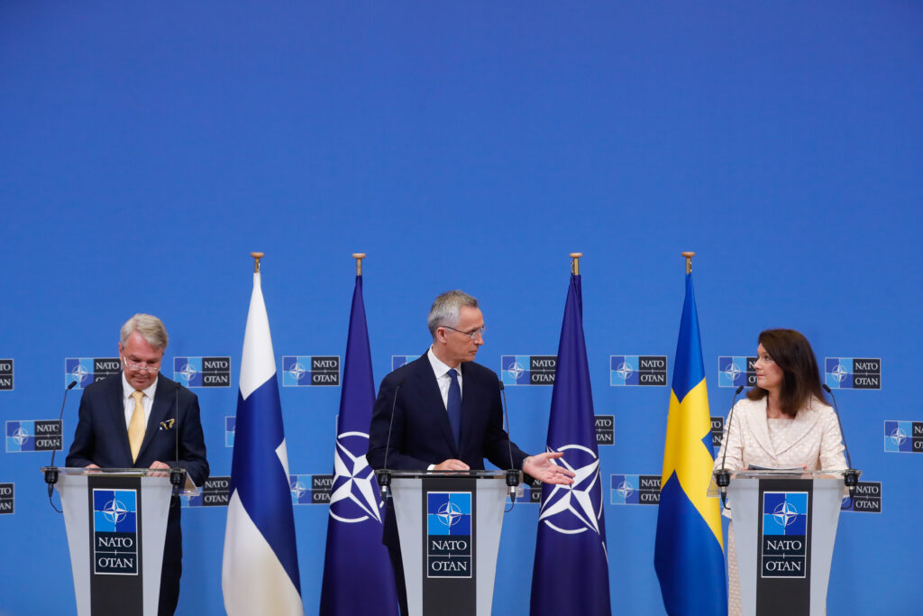 Stoltenberg: “Finlandiya ve İsveç davetli statüsüne sahip olacak”