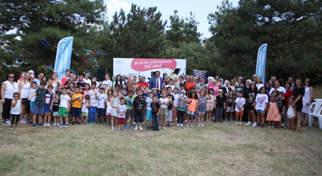 Yazı kütüphanede geçirenler şenlikte buluştu