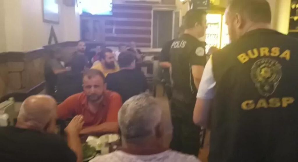 Bursa’da polis ekiplerince ‘Huzur’ denetimi yapıldı