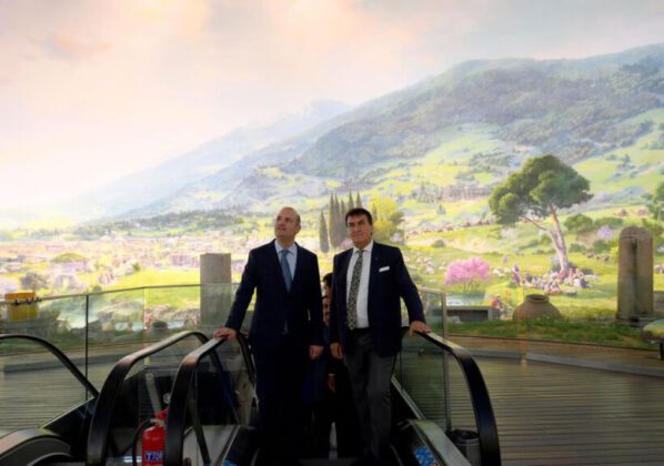AK Parti Genel Başkan Yardımcısı Dr. İleri, Fetih Müzesi’ne hayran kaldı