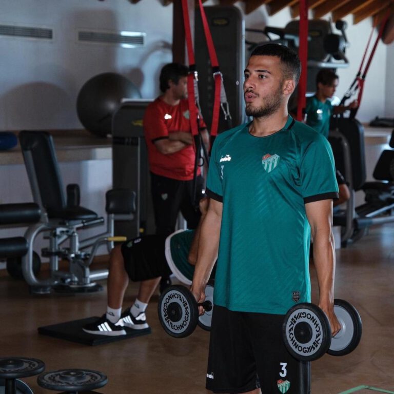 Bursaspor salonda çalıştı