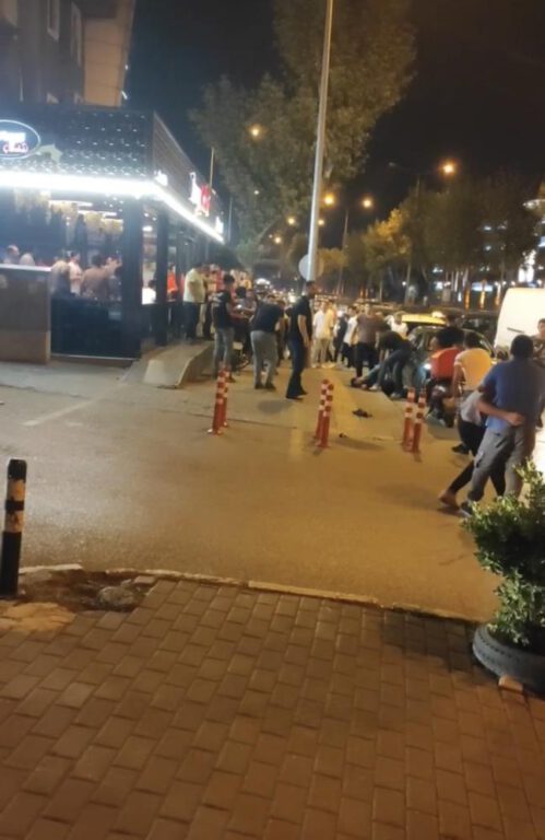 Çorbacıda yan bakma kavgası sokağa taştı, acımasızca saldırdılar