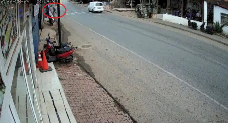 Bursa’da şimşeğin yaşattığı panik kameraya yansıdı