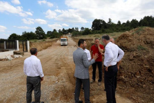 İnegöl Yeniceköy’de 4 kilometre yeni yol hattı oluşturuluyor