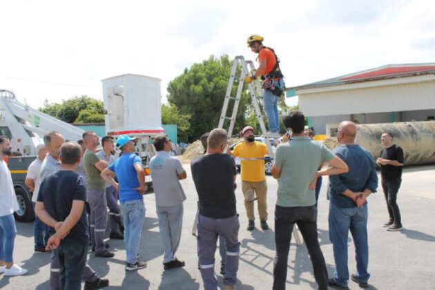 Nilüfer Belediyesi çalışanlarına yüksekte çalışma eğitimi