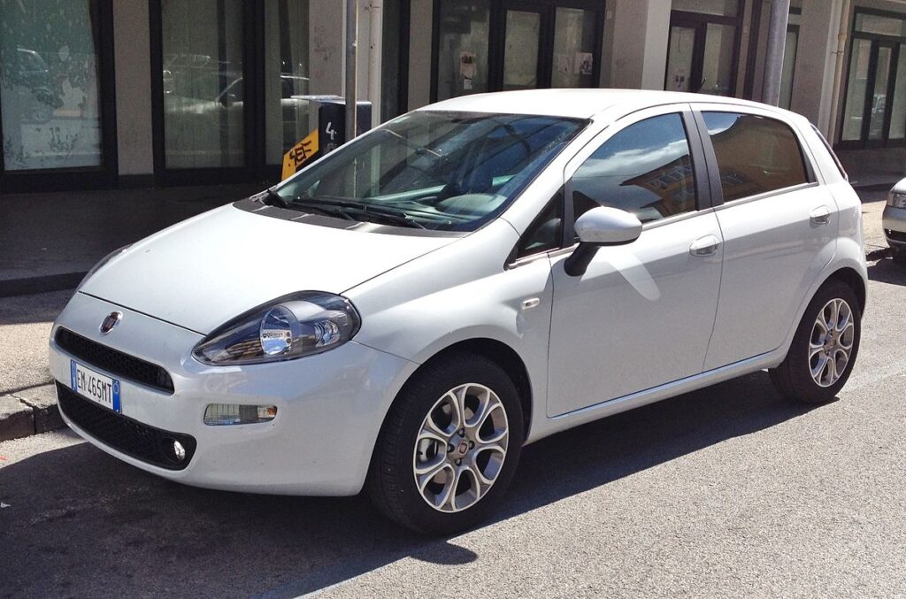 2012 Model Fiat Punto 1.4 icradan satılıktır