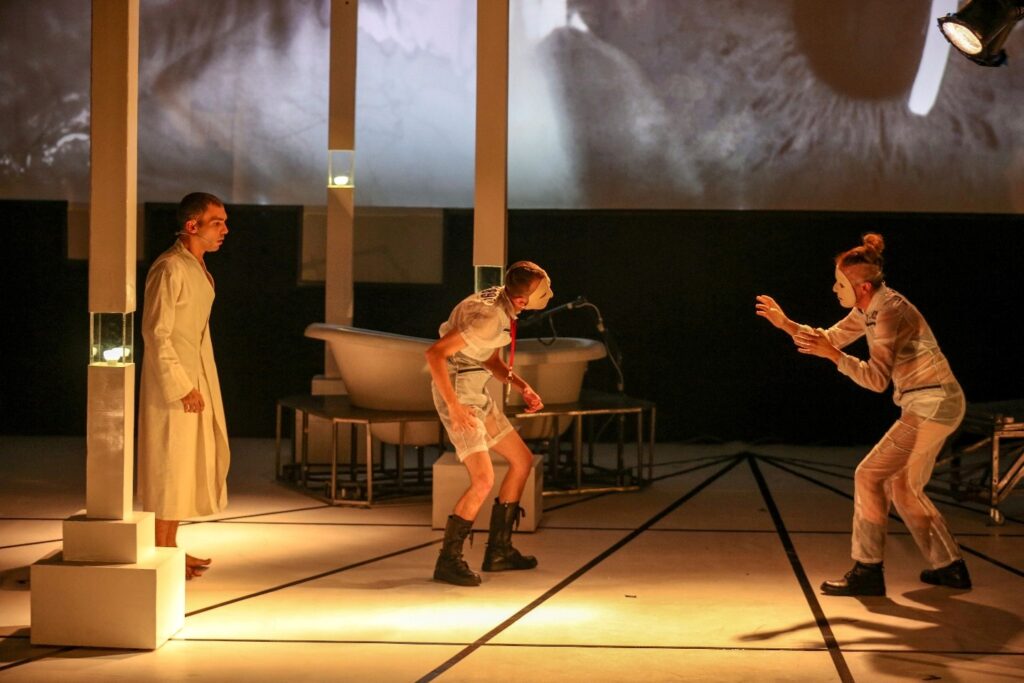 Nilüfer Kent Tiyatrosu yeni sezonu ‘1984’ ile açtı