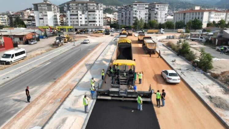 Bursa trafiğine nefes aldıracak Hayran Cadde’de sona gelindi