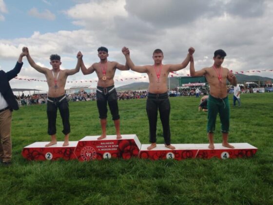 Bursa Büyükşehir Belediyesporlu güreşçiler Gönen’den 7 madalyayla döndü