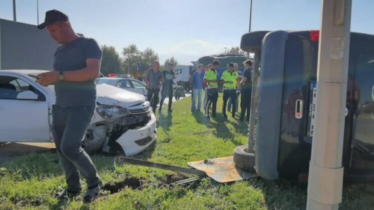 Kazada aracını hurdaya çeviren personeline tepki gösterdi