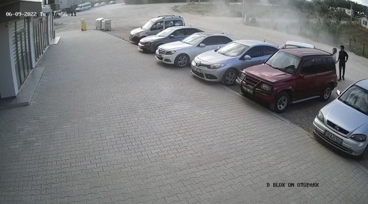 Kadın şoför yanlayarak kaza yaptı… Sürücü değiştirip kaçtılar