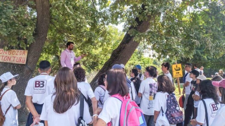 Öğrenciler Karacabey’de doğayı yakından keşfetti