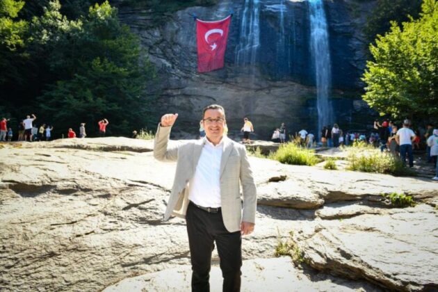 Dev Türk Bayrağı Suuçtu’nun güzelliğine güzellik kattı