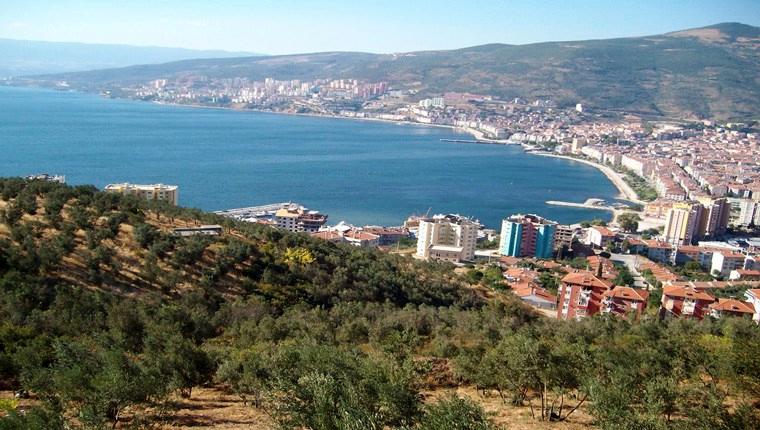 Gemlik’te bitişik nizam 3 katlı konut imarlı 303 m² arsa mahkemeden satılıktır