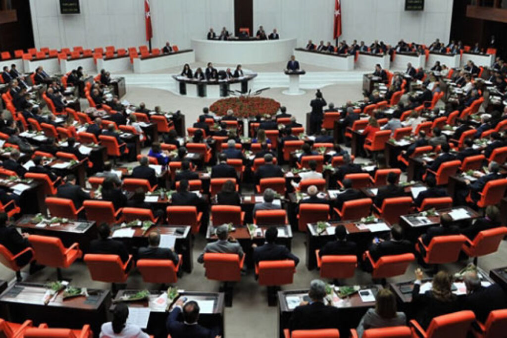 TBMM tatile girdi