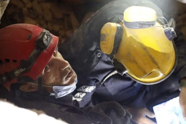 Ürdün’de çöken binanın enkazından kurtarılan bebeğin görüntüleri paylaşıldı