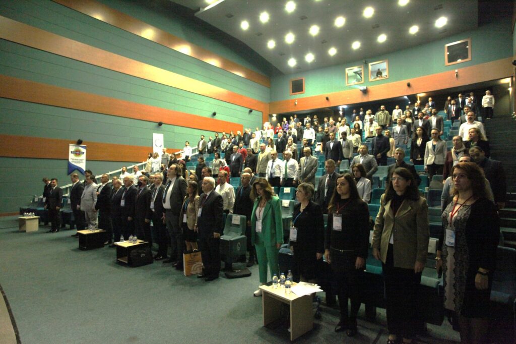 TEKSTİL SEKTÖRÜ, MAKİNADA DIŞA BAĞIMLILIĞI AZALTMAK İÇİN BURSA’DA BULUŞTU