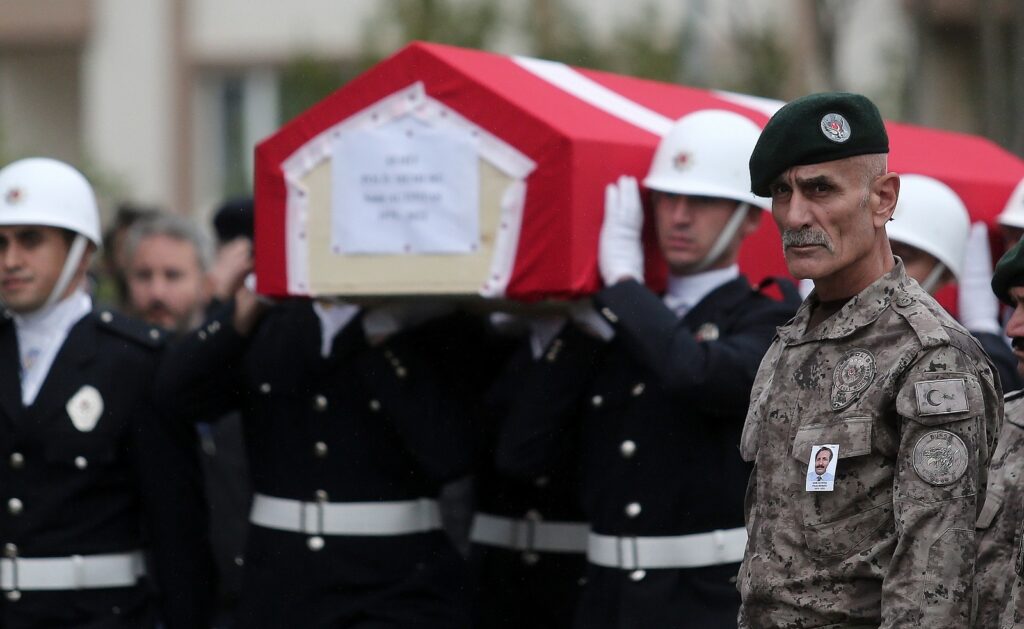 Şehit polise son görev