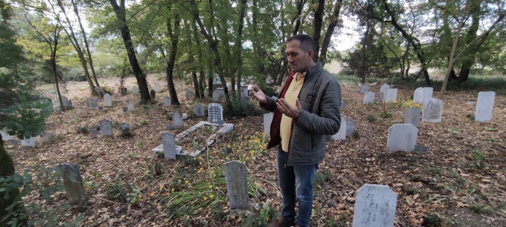 Yüzlerce mezar açılıp, kemikler tek tek taşındı