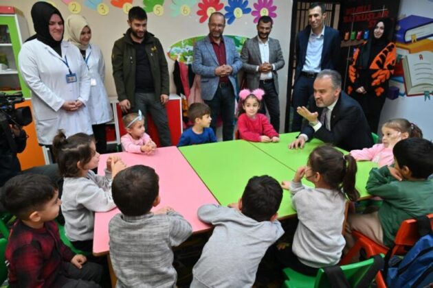 Ana Kucağında ders: ‘Başkanı tanıyalım’