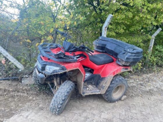 Arazi aracından düşüp yaralandı