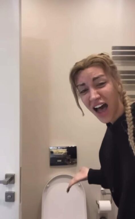 Türk lirasını klozete atıp üzerine sifon çeken sosyal medya fenomeni yakalandı