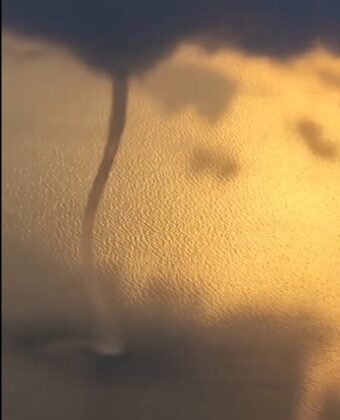 Antalya’da aynı anda oluşan 2 hortum korkuttu