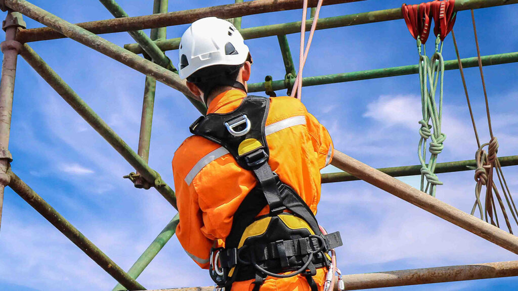 Eksikleri Bakanlığa bildiren iş güvenliği uzmanı kovuldu