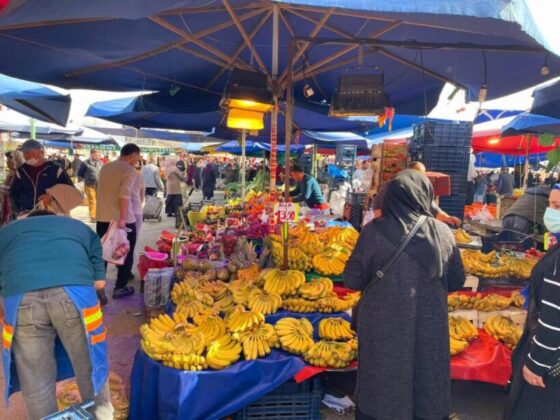 Işıkla tüketiciyi aldatıyorlardı…Pazarcılara şok baskın