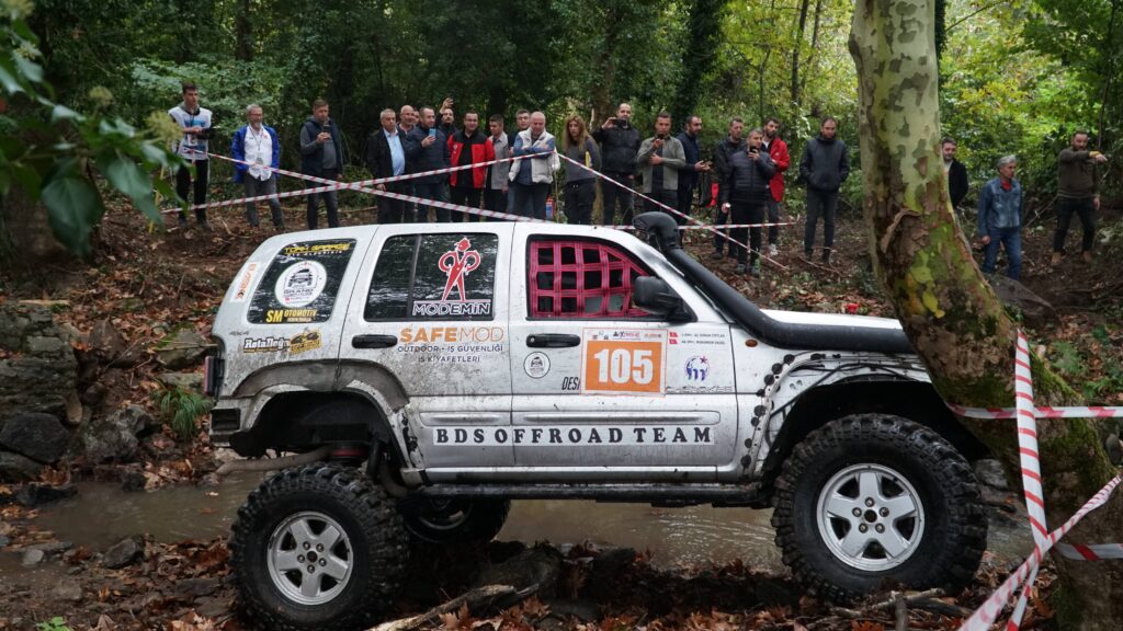 Offroad kalbi Mustafakemalpaşa’da at