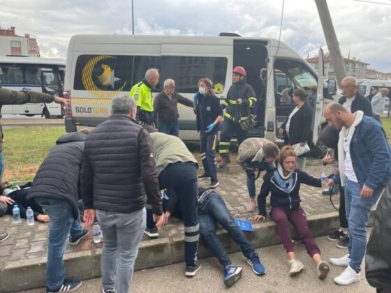 Bursa’da servis minibüsünde can pazarı…