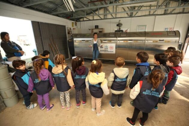 Nilüfer’de geleceğin çiftçileri tarım öğreniyor