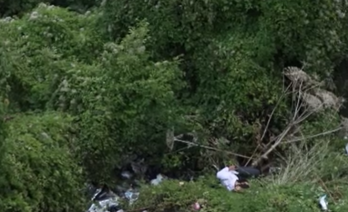 Dengesini kaybedip 10 metrelik uçuruma düşerek ağır yaralandı