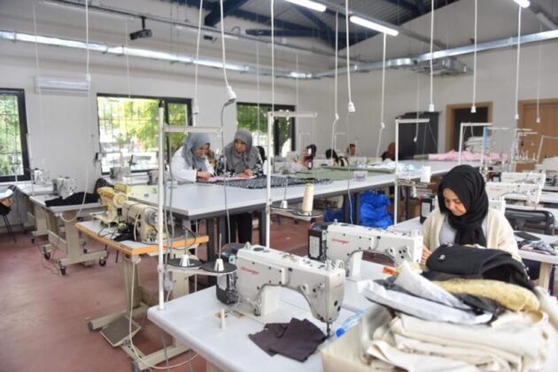 Yıldırım’da kadınlar hem öğreniyor hem üretiyor